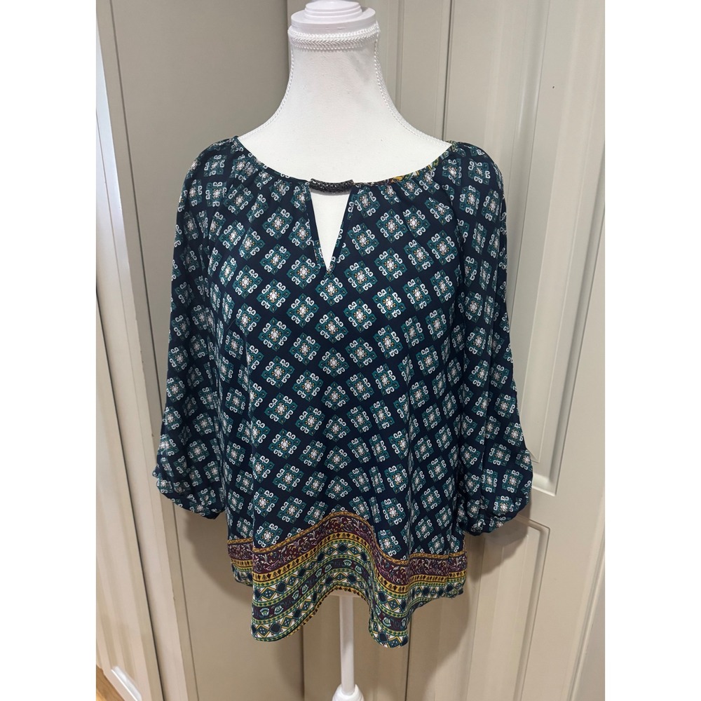 By & By Blouse Top Medium Blue Green White Print 3/4 Peep Arm Sleeve Keyhole